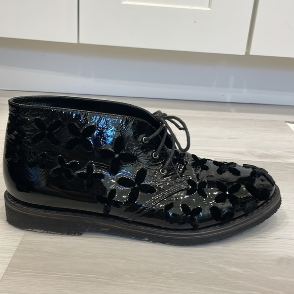 Alaia Patent Leather/Velvet Ankle Boots - Picture 5 of 16